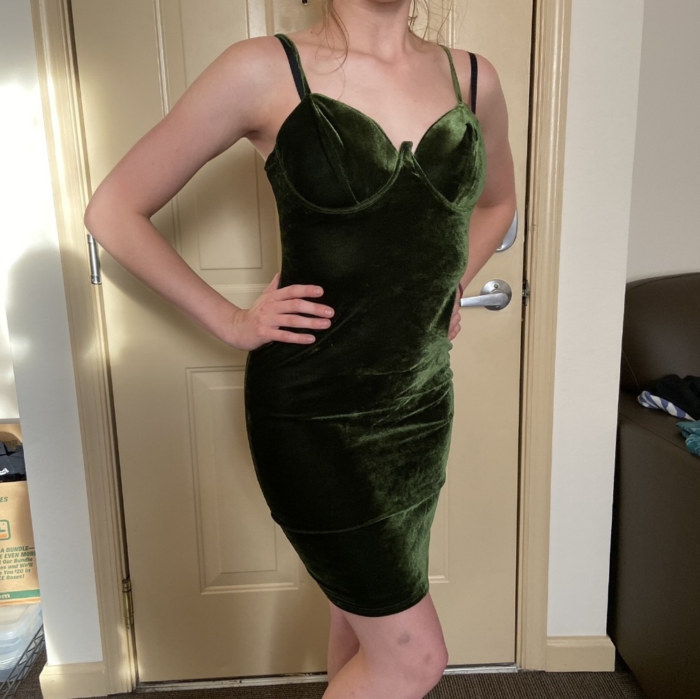 Green velvet fitted dress